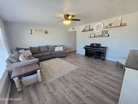 153 W Crestview Ave, Benson, AZ 85602 photo 7