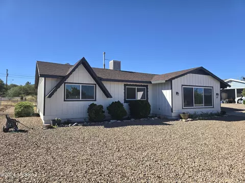153 W Crestview Ave, Benson, AZ 85602