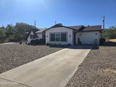 153 W Crestview Ave, Benson, AZ 85602 photo 2