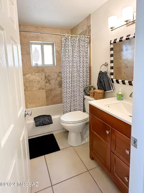 Bath - 6809 E Hayne St, Tucson, AZ 85710 photo 3 of 4