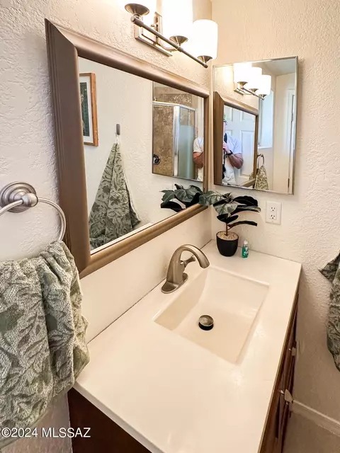Bath - 6809 E Hayne St, Tucson, AZ 85710 photo 1 of 4