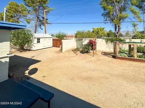 Exterior - 6809 E Hayne St, Tucson, AZ 85710 photo 5 of 7