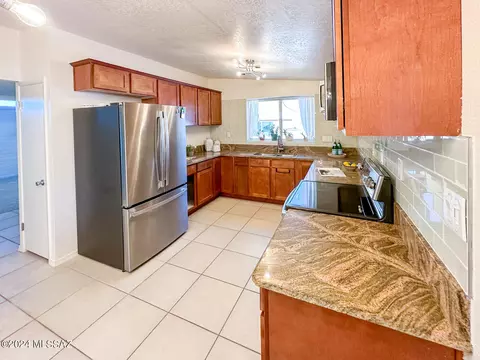 Kitchen - 6809 E Hayne St, Tucson, AZ 85710 photo 1 of 2