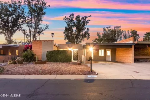 14 W Valle Pl, Oro Valley, AZ 85737