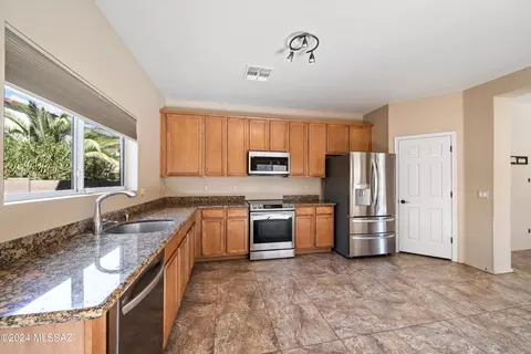 Kitchen - 4183 E Stone River Dr, Tucson, AZ 85712 photo 2 of 3
