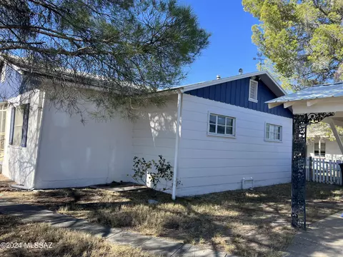 Exterior - 172 S Austin Blvd, Willcox, AZ 85643 photo 4 of 7
