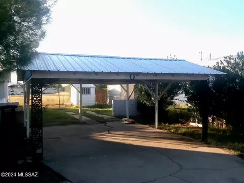 Exterior - 172 S Austin Blvd, Willcox, AZ 85643 photo 3 of 7
