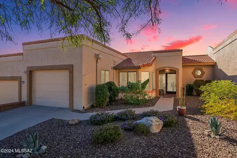 13999 N Green Tree Dr, Oro Valley, AZ 85755