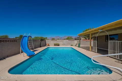 9002 E Henry Pl, Tucson, AZ 85710