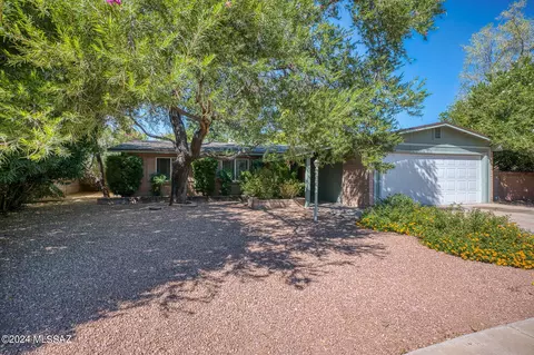 7507 E Rio Vista Cir, Tucson, AZ 85715