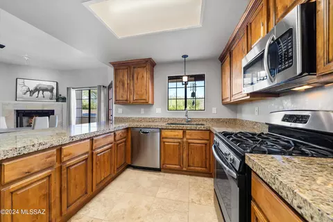 Kitchen - 1685 E Deer Shadow Ln, Oro Valley, AZ 85737 photo 1 of 5