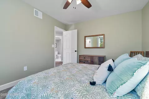 Bedroom - 1685 E Deer Shadow Ln, Oro Valley, AZ 85737 photo 4 of 6