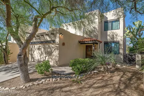 Exterior - 1685 E Deer Shadow Ln, Oro Valley, AZ 85737 photo 9 of 11