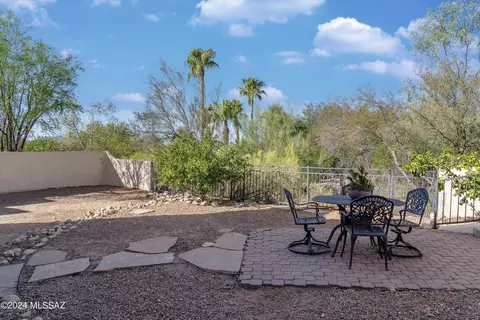 Exterior - 1685 E Deer Shadow Ln, Oro Valley, AZ 85737 photo 2 of 11