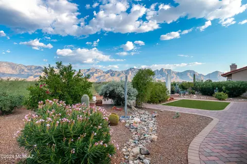 13990 N Lobelia Way, Oro Valley, AZ 85755