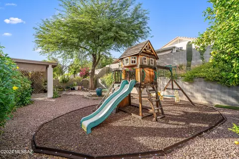 Exterior - 10239 E Gray Hawk Dr, Tucson, AZ 85730 photo 5 of 6