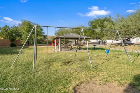 View/Area - 10239 E Gray Hawk Dr, Tucson, AZ 85730 photo 1 of 2