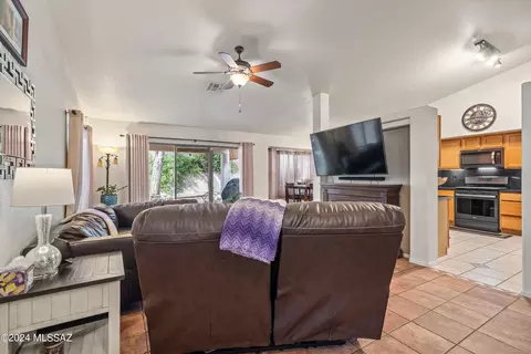 Living - 10239 E Gray Hawk Dr, Tucson, AZ 85730 photo 1 of 3