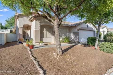 Exterior - 10239 E Gray Hawk Dr, Tucson, AZ 85730 photo 2 of 6