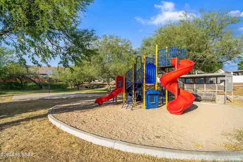 View/Area - 10239 E Gray Hawk Dr, Tucson, AZ 85730 photo 2 of 2