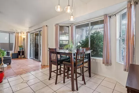 Dining - 10239 E Gray Hawk Dr, Tucson, AZ 85730 photo 2 of 2