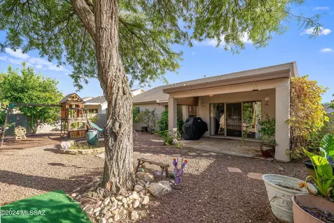 Exterior - 10239 E Gray Hawk Dr, Tucson, AZ 85730 photo 4 of 6