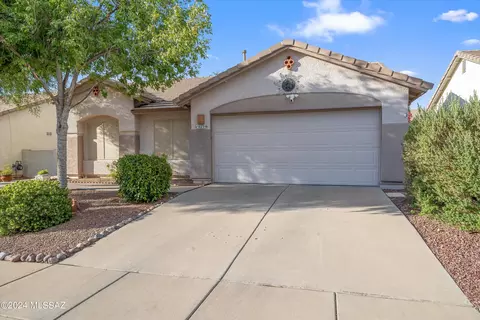 Exterior - 10239 E Gray Hawk Dr, Tucson, AZ 85730 photo 3 of 6