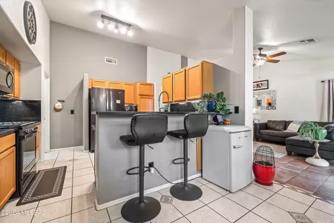 Kitchen - 10239 E Gray Hawk Dr, Tucson, AZ 85730 photo 1 of 4