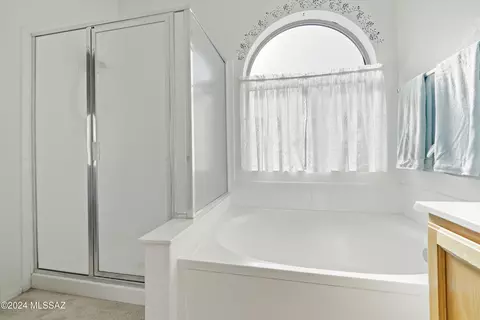 Bath - 9820 E Cisco Ct, Tucson, AZ 85748 photo 3 of 3