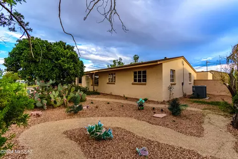 3324 E Silverlake Rd, Tucson, AZ 85713