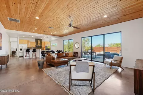 474 S Harrison Rd, Tucson, AZ 85748