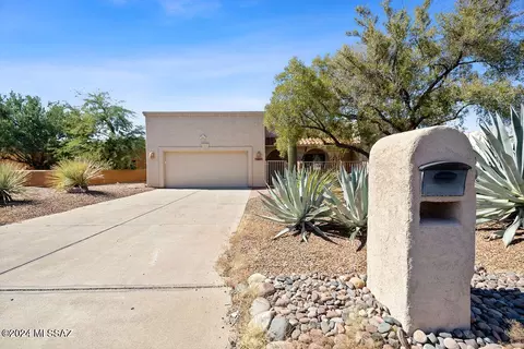 8691 N Maya Ct, Tucson, AZ 85742