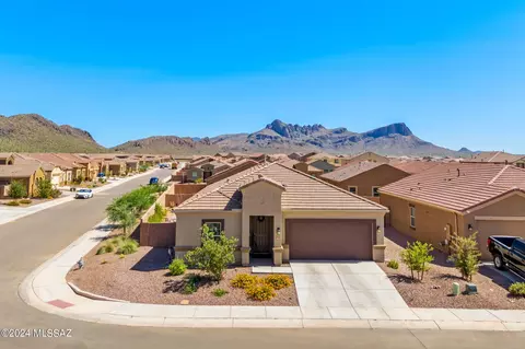 8765 W Lady Banks Dr, Marana, AZ 85653