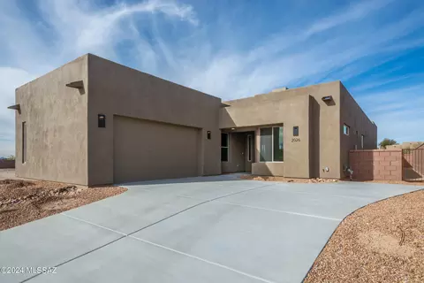 2042 W Spotted Toad Ct, Tucson, AZ 85704