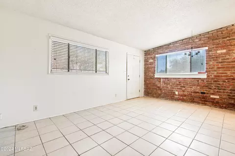 2907 E 24th St, Tucson, AZ 85713 photo 9