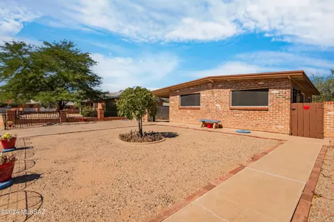 2907 E 24th St, Tucson, AZ 85713 photo 3
