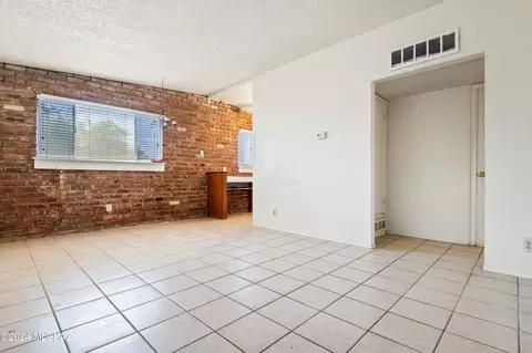 2907 E 24th St, Tucson, AZ 85713 photo 8
