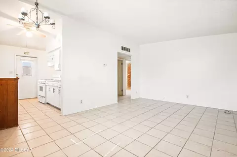2907 E 24th St, Tucson, AZ 85713 photo 7