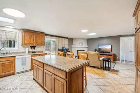 9022 E Sierra St, Tucson, AZ 85710
