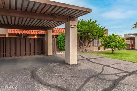 Exterior - 7752 E Kenyon Dr, Tucson, AZ 85710 photo 5 of 5