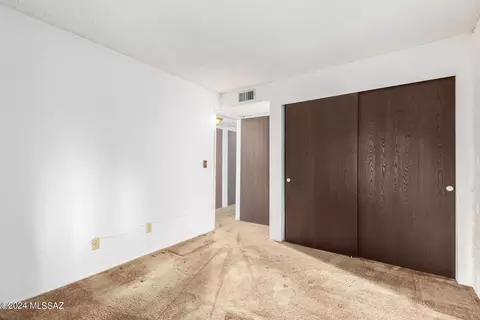 Bedroom - 7752 E Kenyon Dr, Tucson, AZ 85710 photo 5 of 6