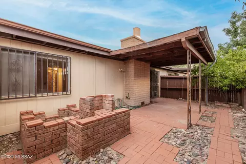 Exterior - 7752 E Kenyon Dr, Tucson, AZ 85710 photo 1 of 5
