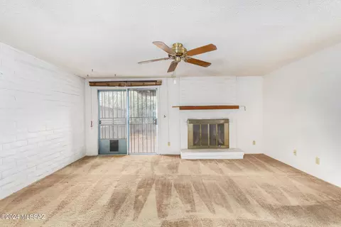 Living - 7752 E Kenyon Dr, Tucson, AZ 85710 photo 1 of 4
