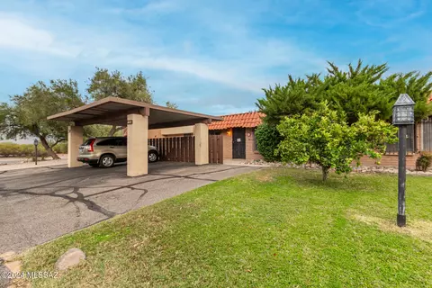 Exterior - 7752 E Kenyon Dr, Tucson, AZ 85710 photo 4 of 5