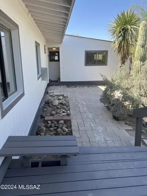 3880 W Weiding Rd, Tucson, AZ 85746