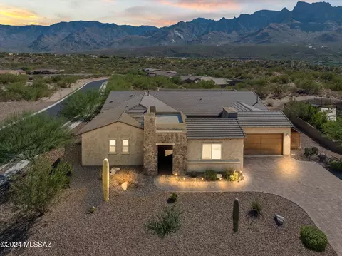 878 E Naranja Dr, Oro Valley, AZ 85737