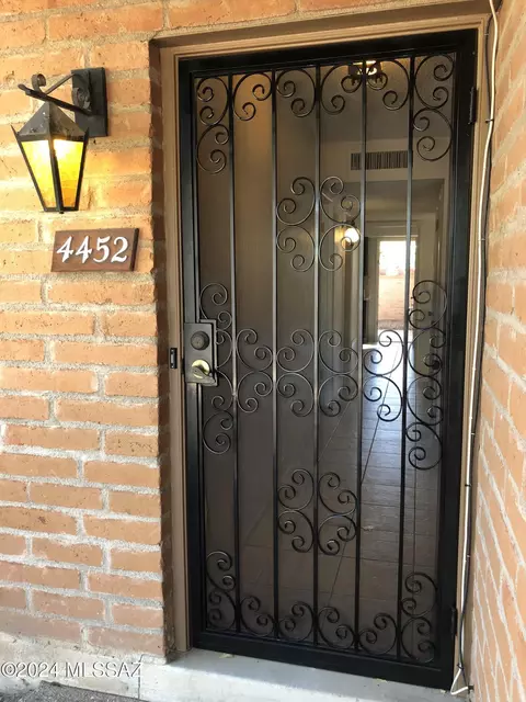 Entry Way - 4452 E Fort Lowell Rd, Tucson, AZ 85712 photo 1 of 1