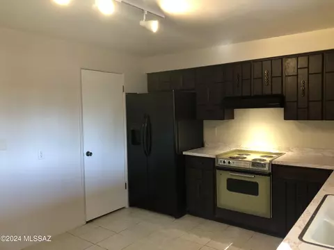 Kitchen - 4452 E Fort Lowell Rd, Tucson, AZ 85712 photo 2 of 4