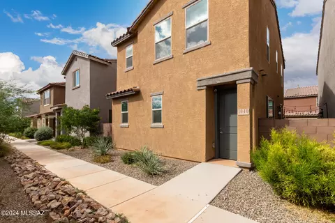 1040 E Descent St, Tucson, AZ 85719