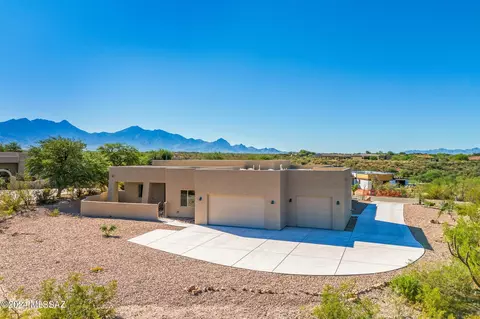 1033 E Cave Canyon Pl, Green Valley, AZ 85614